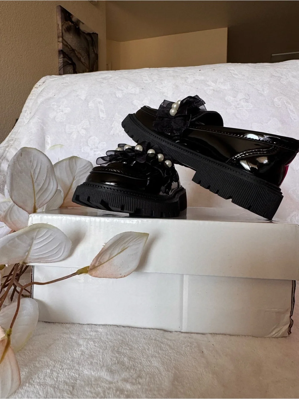 SHEIN Black Patent Loafers with Pearl & Ruffle Trim for Kids